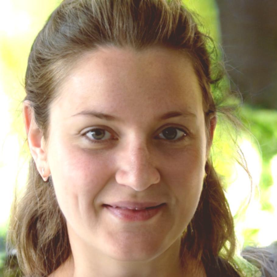 Portrait professionnel d'Inès Lefranc